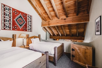 Mountain Loft - Cottage Room