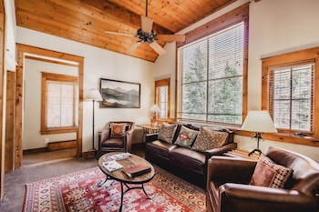 Mountain Suite - Cottage Room