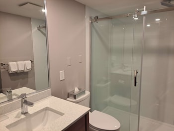 Executive Room, 2 Queen Beds, Non Smoking (Shower Only)