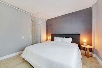 Superior Room, 1 King Bed, Beachfront