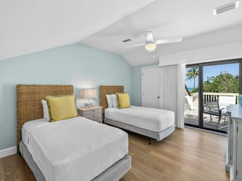 Room, 4 Bedrooms (Beach Home 1)