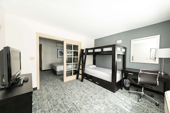 Suite, Multiple Beds, Non Smoking, Refrigerator & Microwave