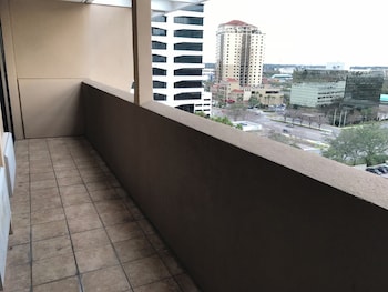 Room, 1 Queen Bed, Accessible (Roll In Shower)
