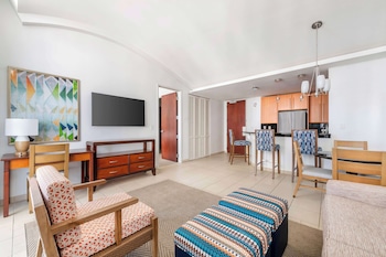 1 BEDROOM OCEAN VIEW KING SUITE PLUS