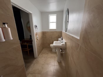 Standard Room, 1 King Bed, Accessible