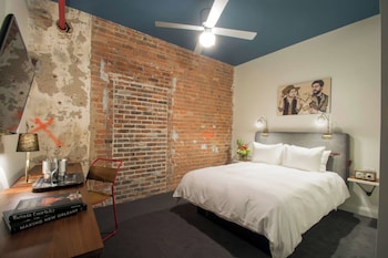 Standard Room, 1 Queen Bed (Interior Queen)
