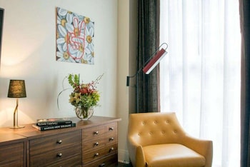 Classic Room, 1 King Bed