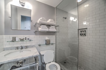Small Room, 1 King Bed