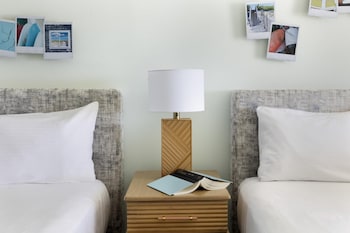Standard Room (King and Queen)