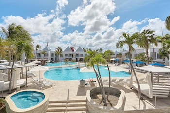 Room, 1 King Bed (Pool View)