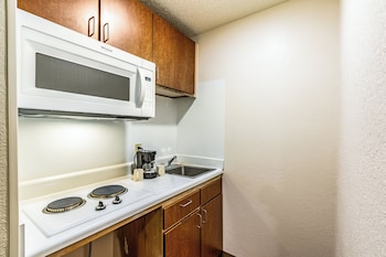 Standard Studio, 1 Queen Bed, Accessible, Non Smoking