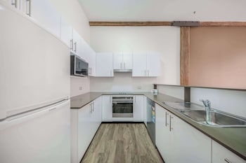 Apartment, 1 Bedroom , No Housekeeping