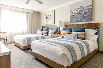 Standard Room, 2 Queen Beds (Traditional 2 Queens)