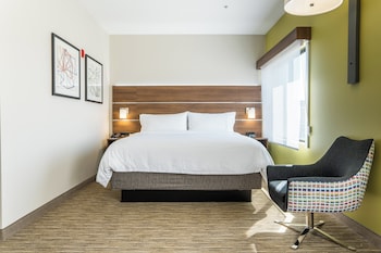 Standard Room, 1 King Bed (Top Floor)