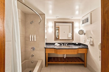 Junior Suite, 2 Queen Beds, Park View
