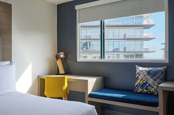 Chic, Room, 2 Double Beds, Pool View