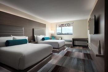 Chic, Room, 2 Double Beds, Pool View