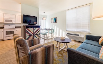 Standard Condo, 2 Bedrooms, Kitchen