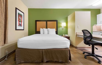 Room, 1 Queen Bed, Non Smoking, Kitchen