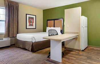 Room, 1 Queen Bed, Non Smoking, Kitchen