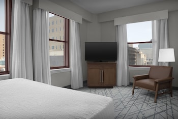 Room, 1 Queen Bed, Mobility Accessible, Microwave