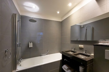 Triple Room (2 adults and 1 kid)
