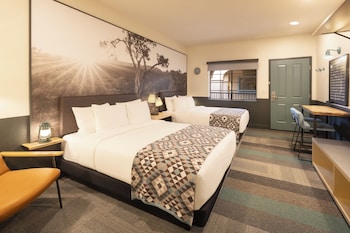 Traditional Room, 2 Queen Beds