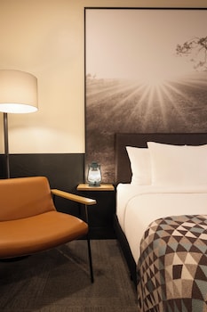 Traditional Room, 1 King Bed