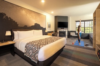Studio, 1 King Bed with Sofa bed