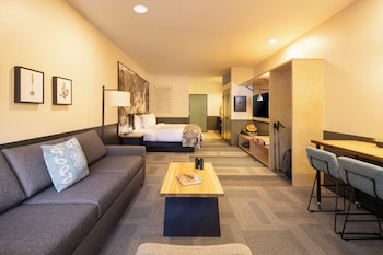 Studio, 1 King Bed with Sofa bed, Patio