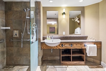 Standard Room, 2 Queen Beds, Mobility Accessible