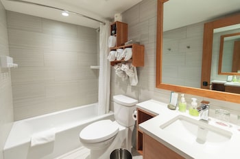 Superior Room, 1 King Bed, Balcony