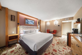 Superior Room, 1 King Bed, Balcony