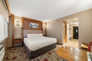 Superior Split Room.