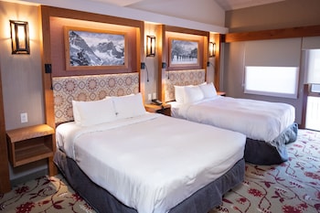 Superior Room, 2 Queen Beds, Balcony