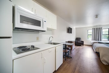 Studio, 1 Queen Bed, Non Smoking