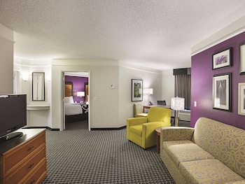 Deluxe Suite, 2 Double Beds, Non Smoking (Courtyard/Pool View)