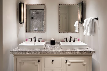 The Mischief Suite, 1 King