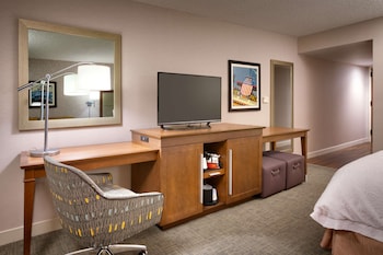 Room, 1 King Bed (Study)
