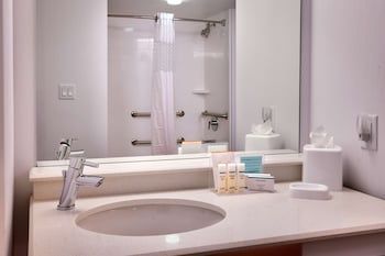 Room, 1 King Bed, Accessible, Bathtub