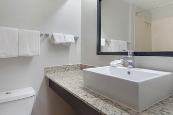 Deluxe Room, 2 Queen Beds, Non Smoking