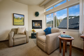 Room, 1 King Bed, Fireplace