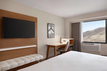 1 King Bed, Executive Lounge, Accessible, Non Smoking
