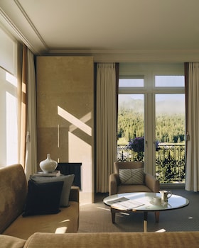 Fireplace Suite