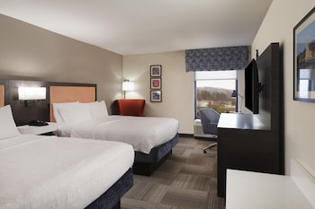 Room, 2 Queen Beds, Microwave
