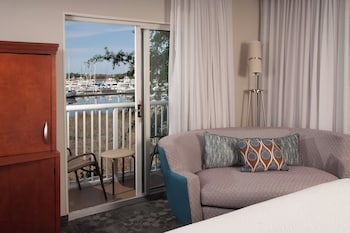 Room, 1 King Bed with Sofa bed, Balcony, Corner (Water View, Windows on 2 Sides)