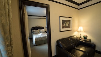 Deluxe Suite, 1 King Bed