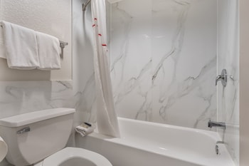 Deluxe Room, 1 King Bed, Non Smoking, Kitchenette
