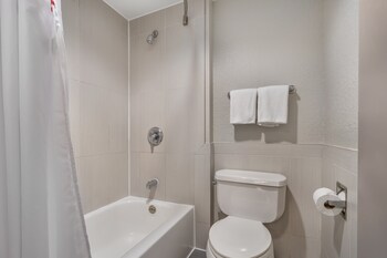 Deluxe Room, 1 King Bed, Non Smoking, Kitchenette
