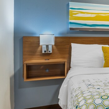 Suite, 1 Queen Bed with Sofa bed, Non Smoking (Accessible)
